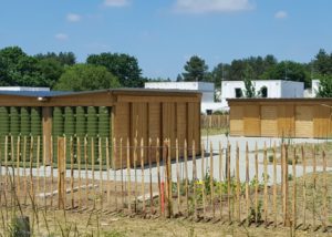 Deux abris de jardins récupérateur d'eau de pluie ecoleaumur pour jardin partagé la chapelle sur erdre